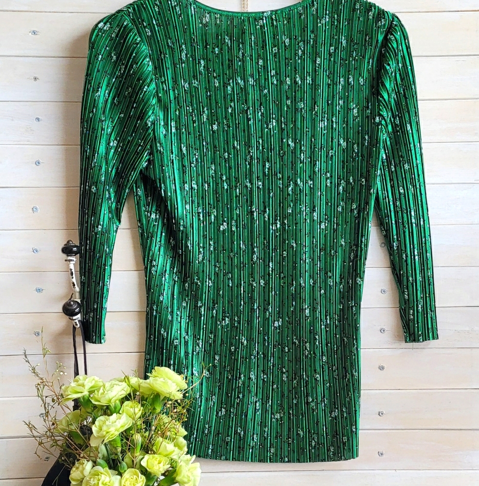 Suzy Shier Blouse - Picture 2 of 3